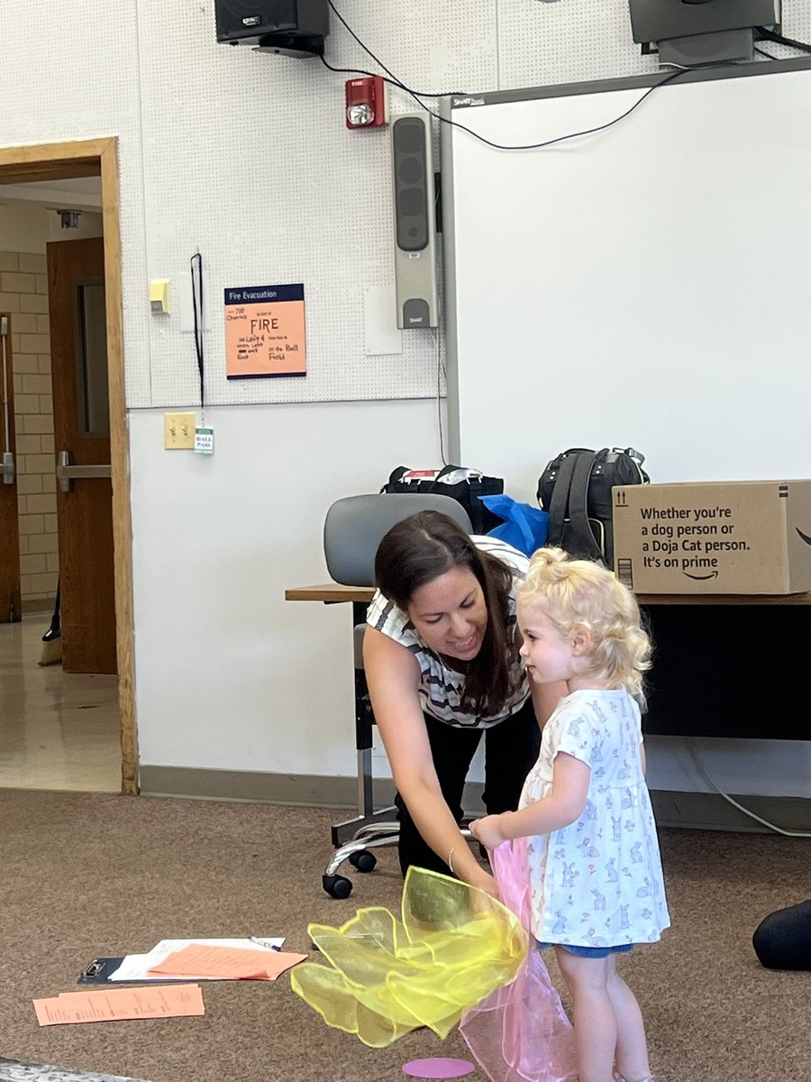 GC_ContinuingEd's tweet image. Tuesdays are filled with fun! Toddler music class started today with Miss Rebecca! #gcpride