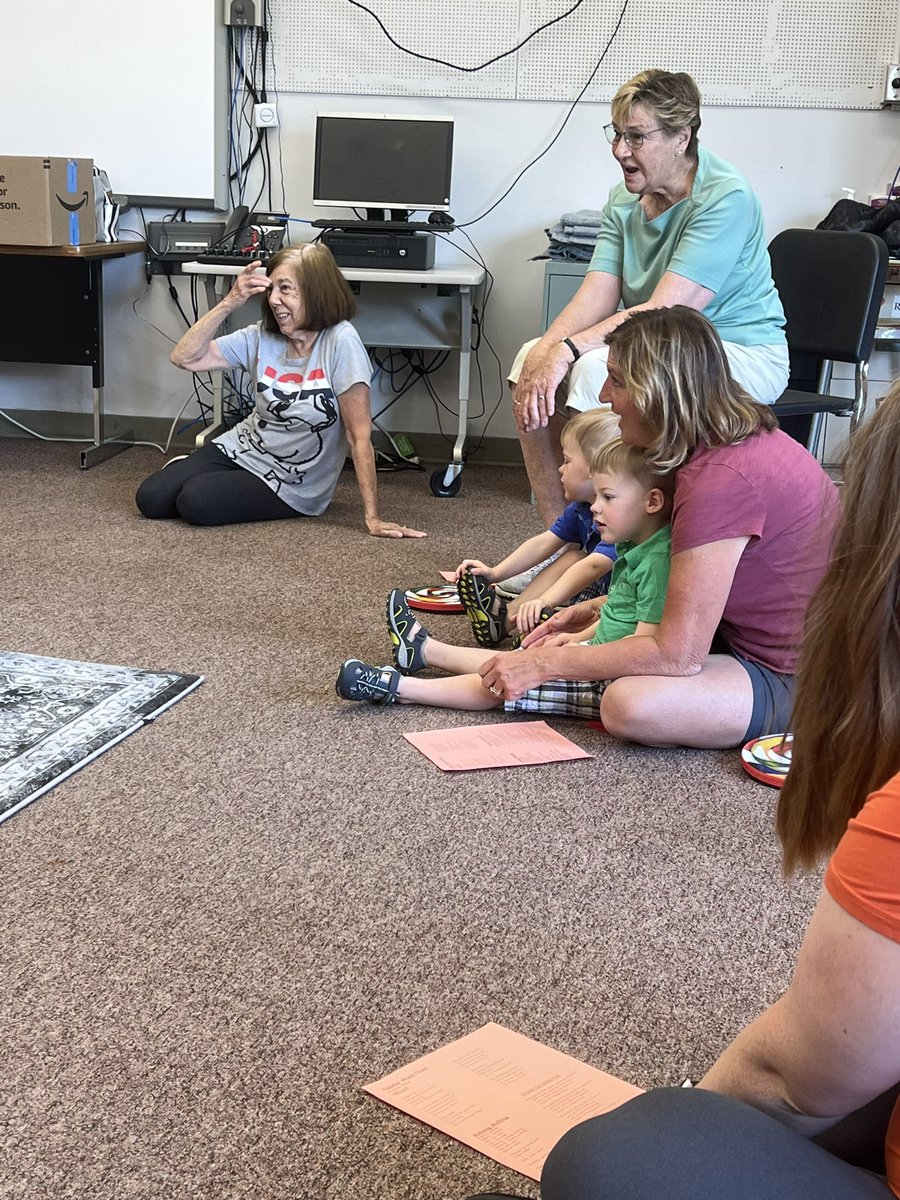 GC_ContinuingEd's tweet image. Tuesdays are filled with fun! Toddler music class started today with Miss Rebecca! #gcpride