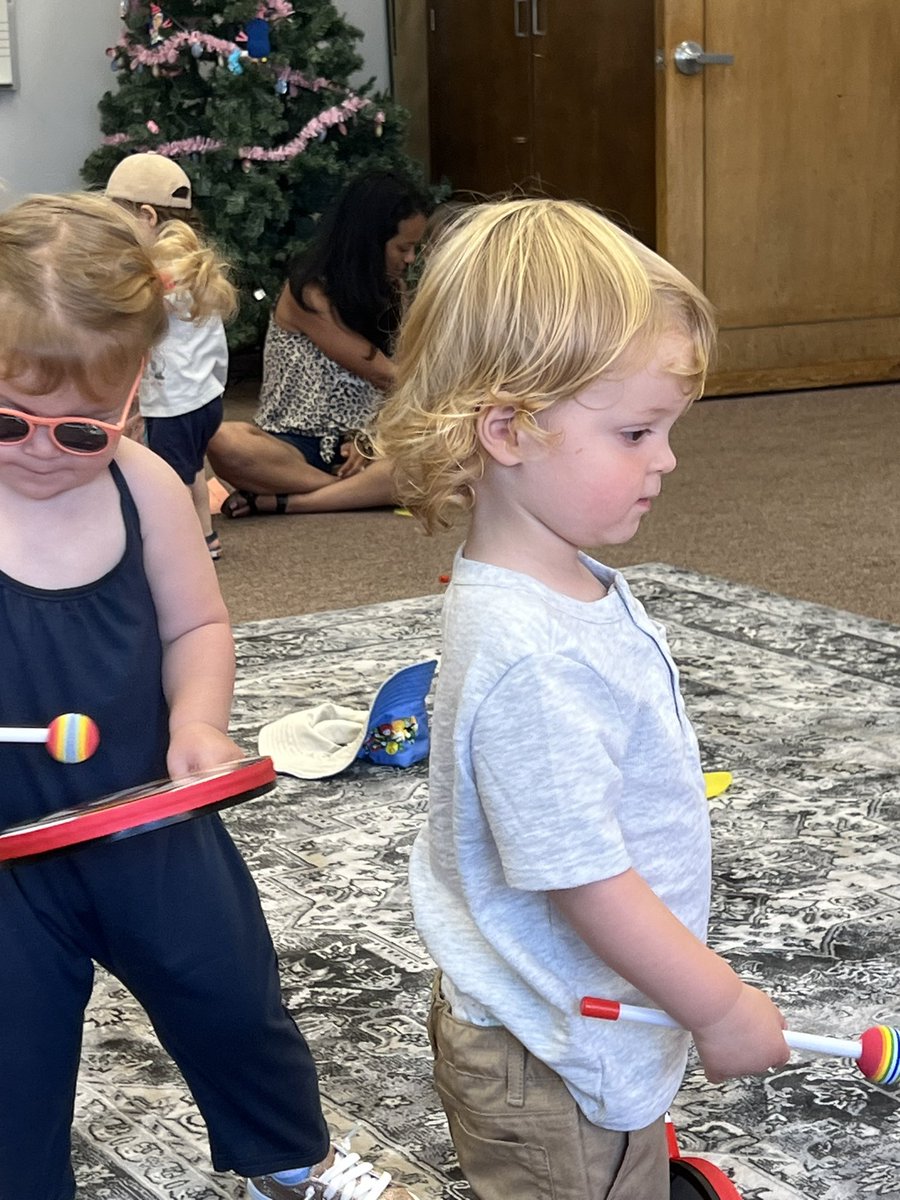 GC_ContinuingEd's tweet image. Tuesdays are filled with fun! Toddler music class started today with Miss Rebecca! #gcpride