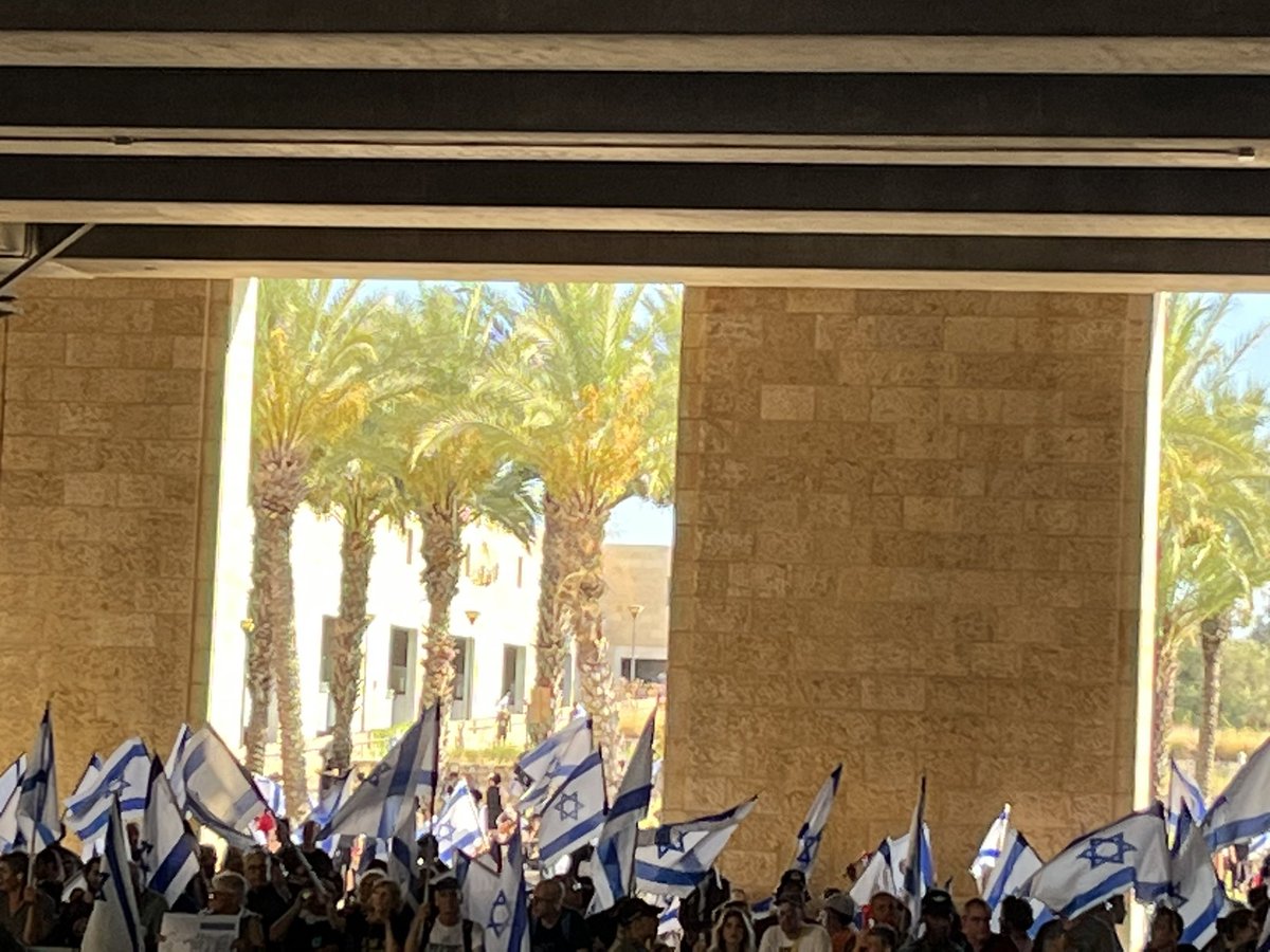 Ksenia Svetlova كسنيا سفطلوفا tweet media