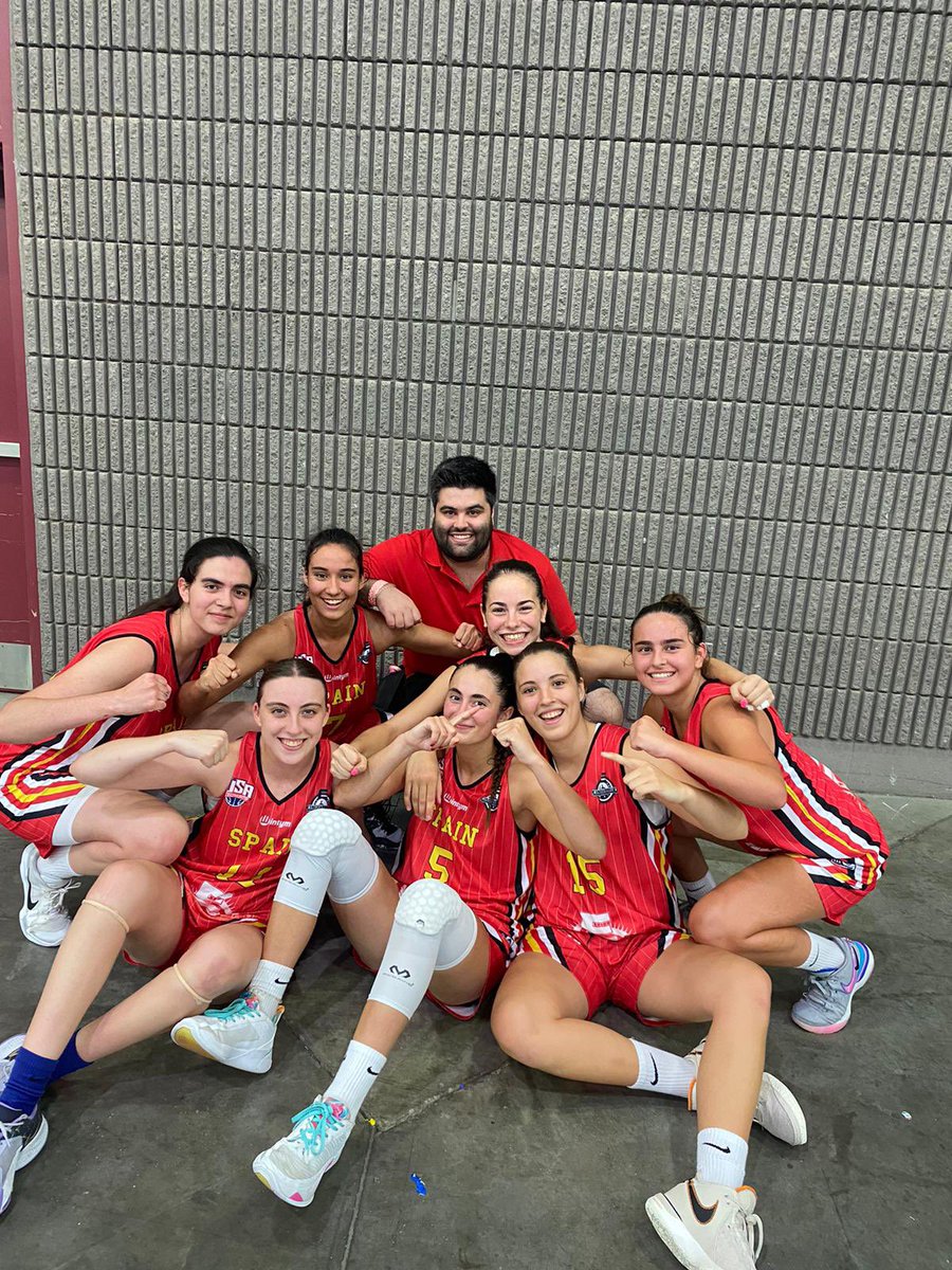 Last dance together 🤘🏼❤️‍🔥
We are playing the final today against New York Royals. Let’s go girls 💪
<a href="/EliteSportsESP/">Elite Sports Academy 🏀🎓</a>