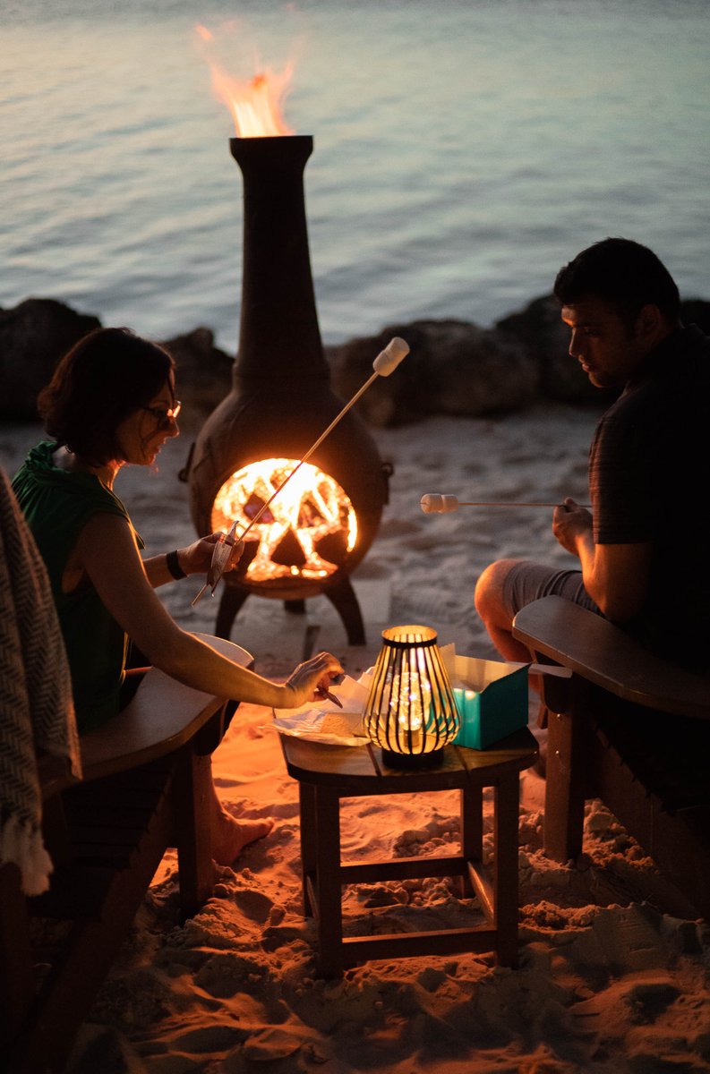 Round out the sunset with s'mores! 

Visit the concierge to see how to reserve your Chimenea Package.
