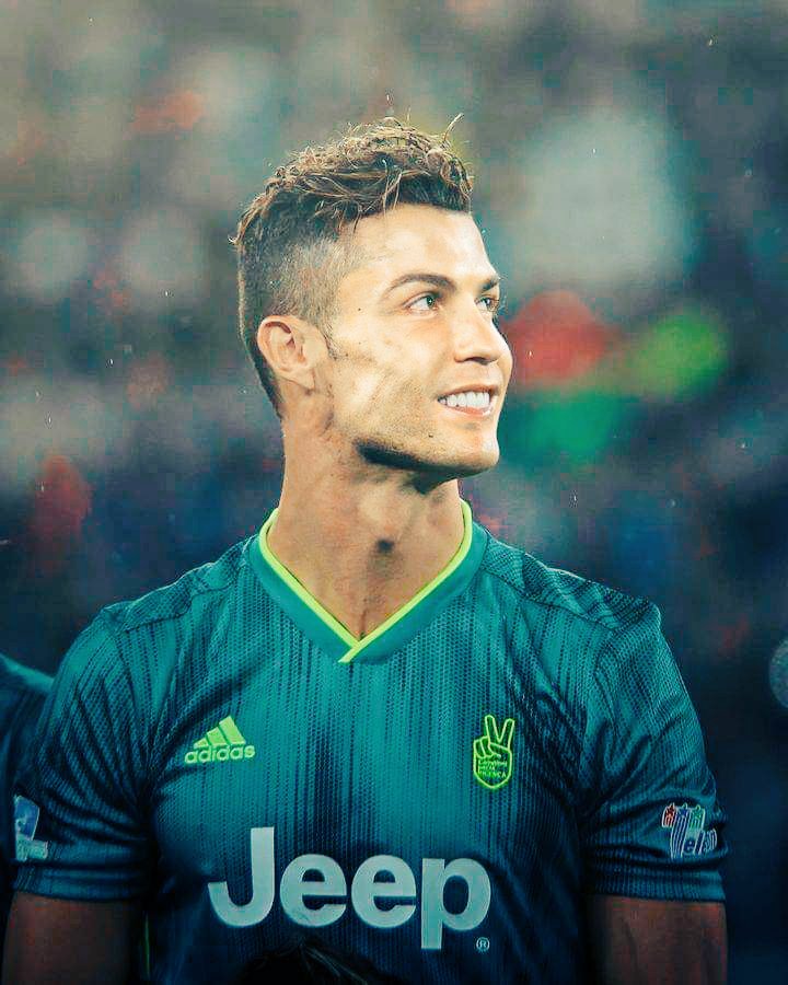 GoatWordCR7's tweet photo. Thread : Top 10 atuações de Cristiano Ronaldo dos Santos Aveiro na carreira.

Segue o fio 🧶 https://t.co/pf5A8AfnCX