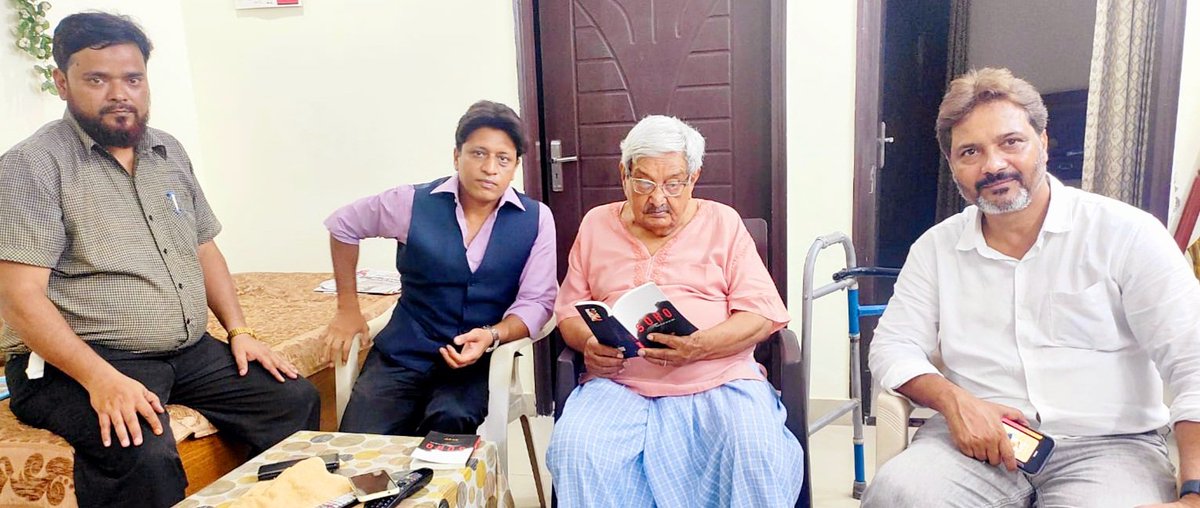 frankhuzur's tweet image. Visited #UdayPratapSingh&apos; aka #Guruji  this evening and presented a copy of my memoir, #Soho, to the celebrated #poet. Soho is an #autobiographical #account of my interactions with the #adult #entertainment #STARS of #CentralLondon district, @Soho. It&apos;s written in a #diary…