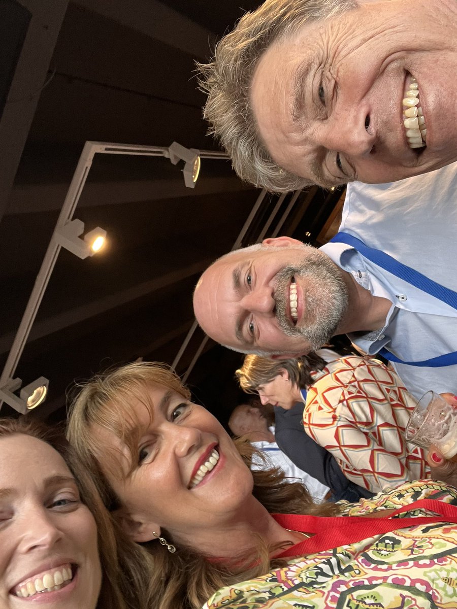 Helemaal top! <a href="/munishramlal/">Munish Ramlal</a> ontmoet de #ombudsmanmetropool Met de Ombulance. En de regio natuurlijk! <a href="/JeroenVerwoort/">Jeroen Verwoort</a> <a href="/TrudievantHull/">Trudie v 't Hull-Bettink</a>