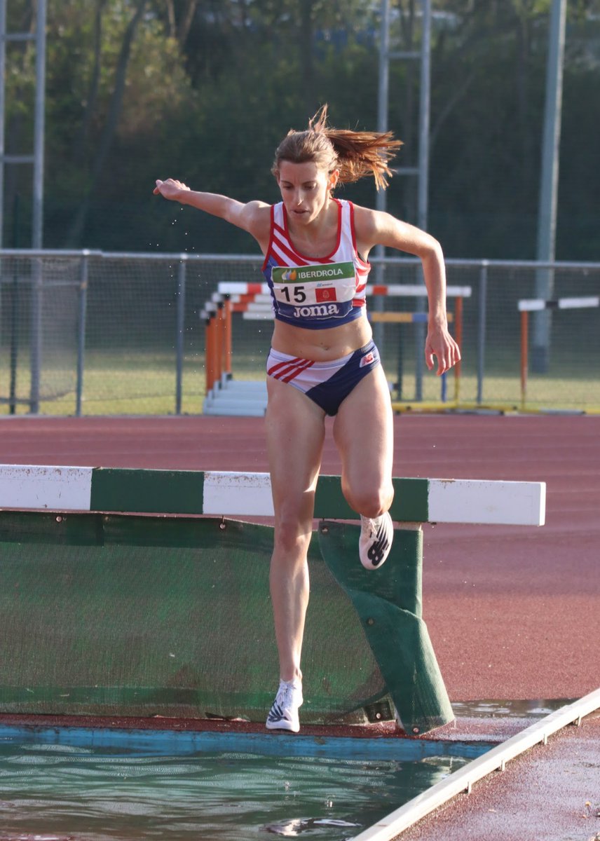 CAManresa's tweet photo. Quatre atletes han estat cridades per @Atletisme_FCA per l'estatal de federacions per aquest proper cap de setmana a Pamplona: @EmiliadelHoyo , @laurabou400 , @migupi i @marinaaguerrero
#manresa #atletisme #avinent https://t.co/Y2lg9iBVs7