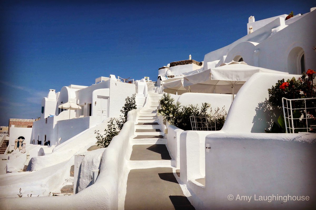 A_Laughinghouse's tweet photo. #Travel photo of the day: Santorini, Greece, where everything is made of meringue.

#greece #santorini #oia #greekislands #island #resort #summer #summervibes #Katikies #kirini 
@VisitGreecegr @LeadingHotels https://t.co/63Mfz4oD74
