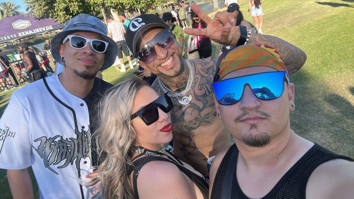 909jessie's tweet photo. #ElectroFest 😁🤘 https://t.co/NaSRhBJ0qd
