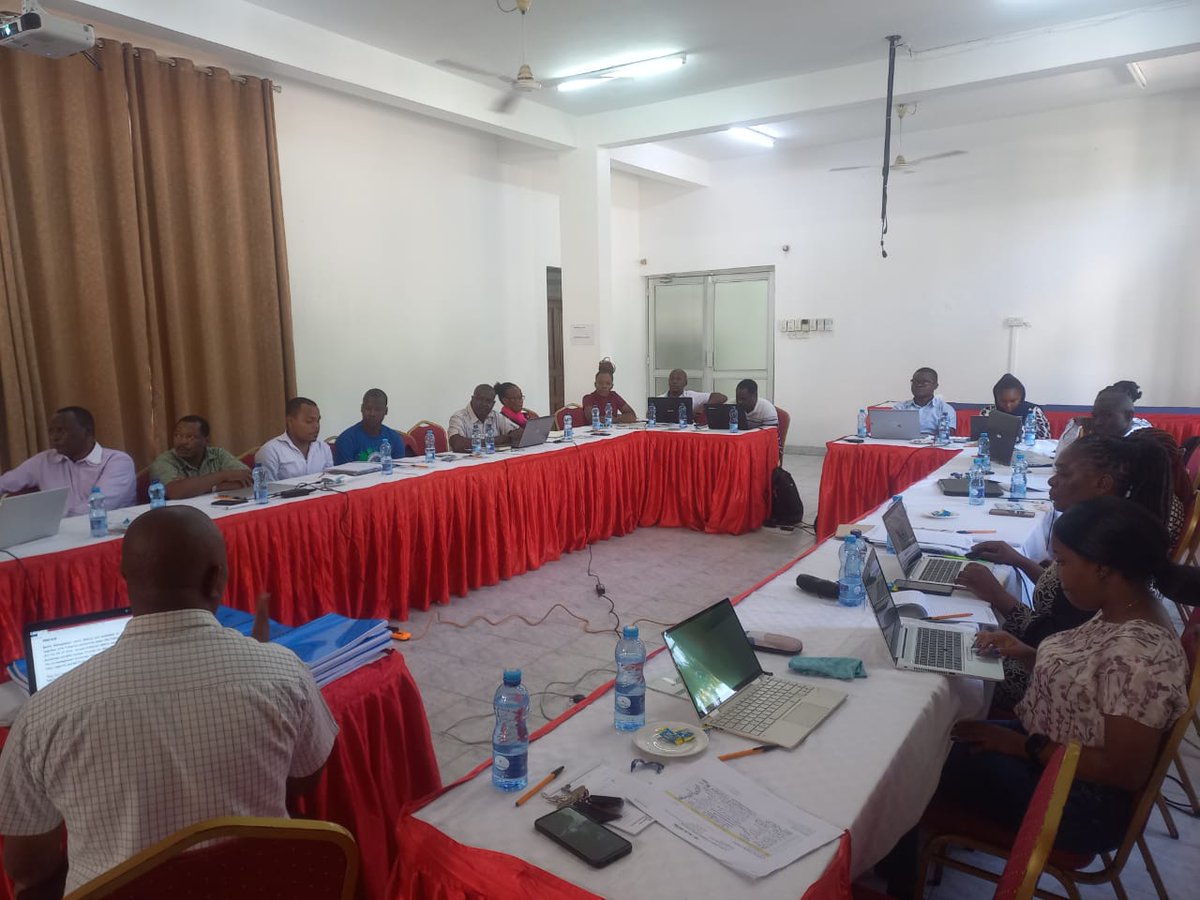 brianom01520984's tweet photo. Privileged to be part of the discussions on Fisheries Joint Co-Management Areas in Kenyan Coast. #envasses #fisheriesmanagement #marineconservation #sustainablefishing https://t.co/OQv8IdQBfG