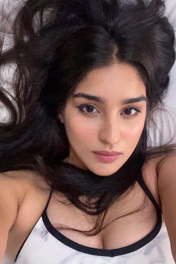 F0xLOKnakAAum5c?format=jpg&name=900x900