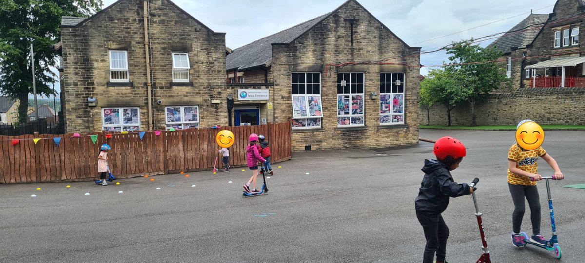 SY_STARSAwards's tweet photo. #ScooterSkills with #Year2 at @WestwaysPrimary today - these sessions are always so much fun! π
π²π²π²π²π²π²π²
#SYStarsTeam https://t.co/YLwonLee8E