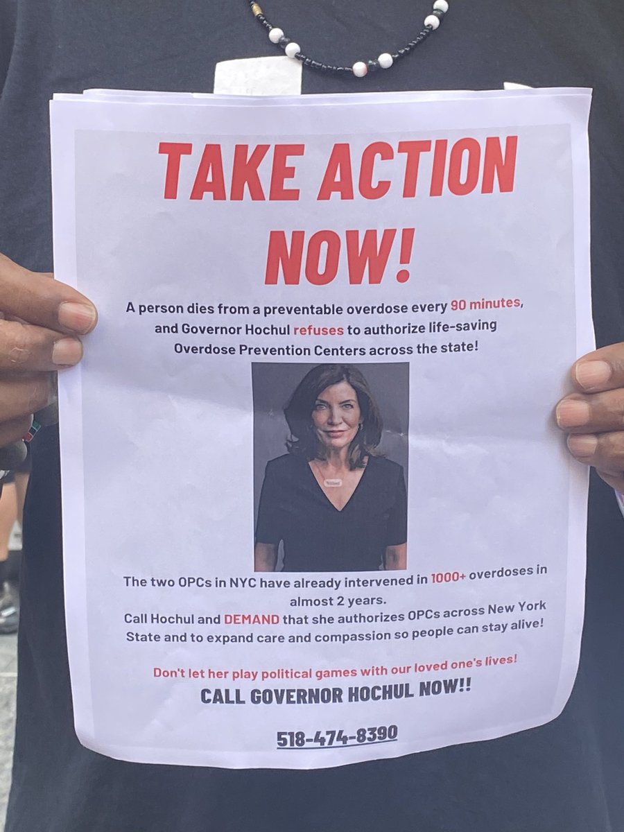 VOCALNewYork's tweet photo. @sacklerpain VOCAL-NY leader Neil Berry with our call to action. 

Every 90 minutes a person dies from a preventable overdose, and yet Gov. Hochul refuses to establish life-saving OPCS across the state. 

Call and demand she takes action now! #NotOneMoreDeath https://t.co/ag5YwLueFE
