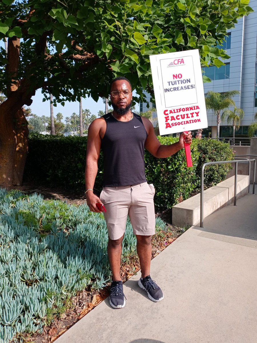 CFA_CSUEastBay's tweet image. Gary Daniels SoCal coordinator for Students for Quality Education (SQE) joining faculty (CFA) and staff (CSUEU) to fight for equity &amp;amp; justice at today's California State University Board of Trustees meeting in Long Beach, CA.