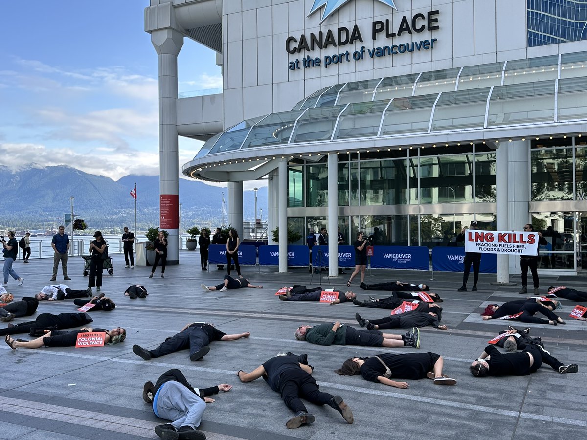 🚨BREAKING: #FrackFreeBC activists have just disrupted a global gathering of climate criminals with a “die-in” at the #LNG2023 conference in Vancouver. The demonstration illustrates the death toll from LNG-(aka fracked gas) fuelled climate disasters and colonial violence.