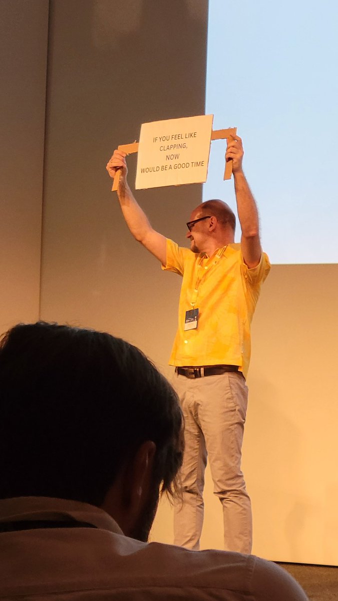 Digital humanists always appreciate clear documentation. #DH2023 opening remarks are underway!