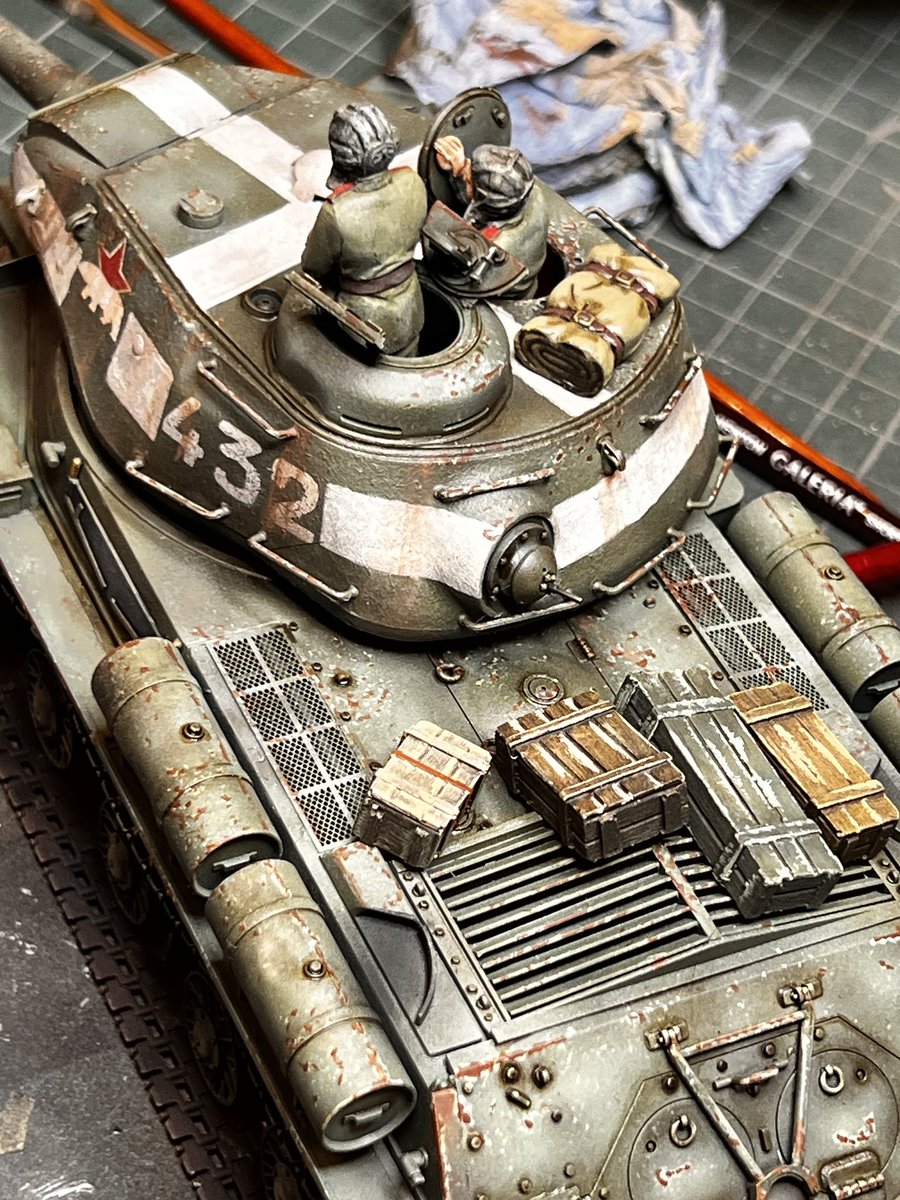 FredSmi42037892's tweet photo. Literally just tow ropes to go now and job’s a good ‘un.  Really enjoyed this build.  More Soviet green things to come I think 😀 https://t.co/QmsB4HpJPD