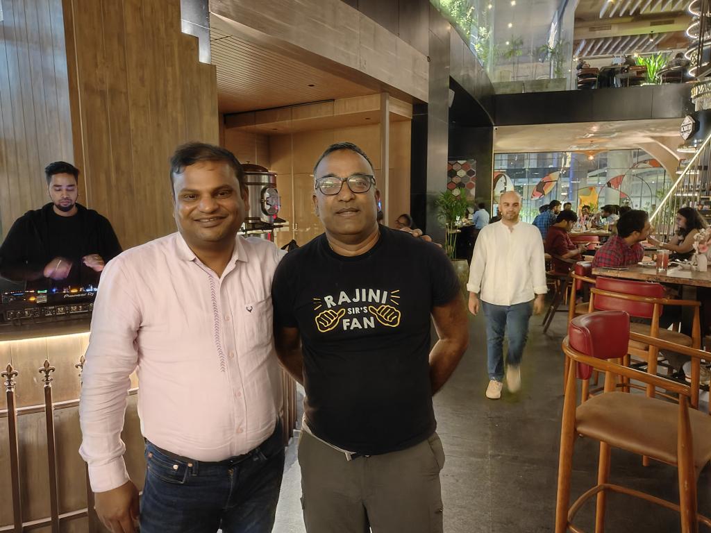 <a href="/rameshl1/">rameshl1</a> it's always pleasure meeting one of biggest of THALAIVA on the planet.

After discussing startups, AI, ML, NLP, Speech, and Computer Vision, as usual we ended uparguing about #Bangalore vs #Hyderabad