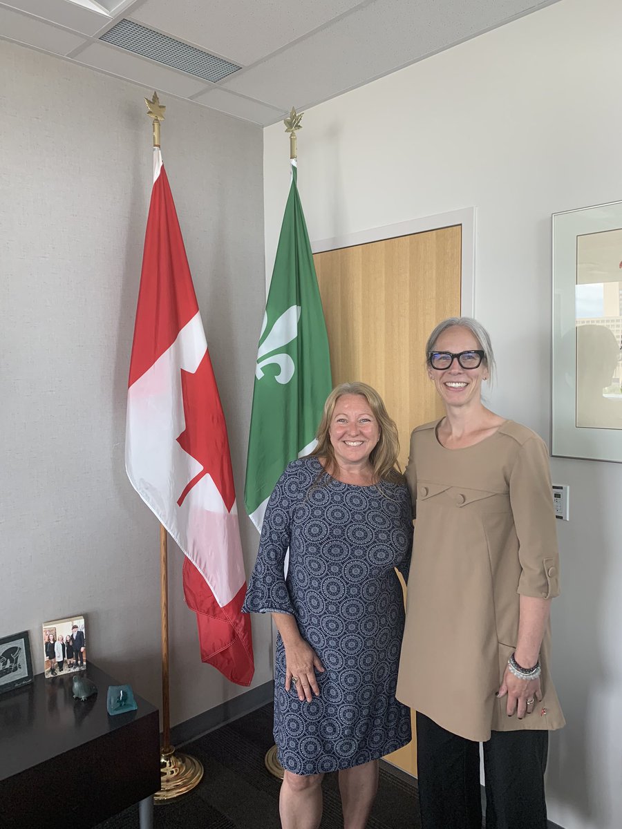 It has been almost a month since Bill C-13 became law, a historic milestone for #OLMC across Canada.

Our success was largely because of the advocacy work of Francophone leaders like @ajefo_justice. Together, we will continue to defend #OfficialLanguages and our Francophonie!