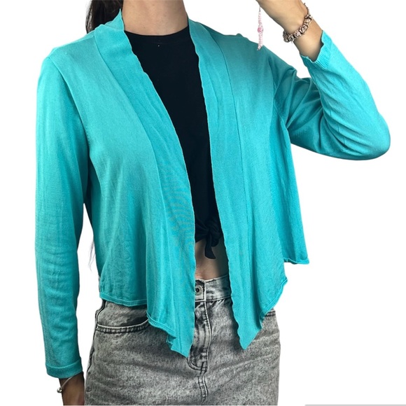 SuchGee's tweet photo. So good I had to share! Check out all the items I'm loving on @Poshmarkapp #poshmark #fashion #style #shopmycloset #minkpink #liliana #dianaferrari: https://t.co/V1SNy8VC0q https://t.co/xrTT2ayx6S