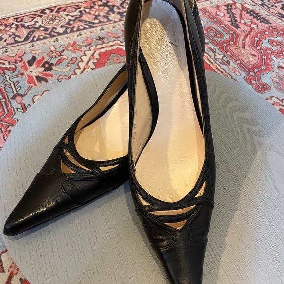 SuchGee's tweet photo. So good I had to share! Check out all the items I'm loving on @Poshmarkapp #poshmark #fashion #style #shopmycloset #minkpink #liliana #dianaferrari: https://t.co/V1SNy8VC0q https://t.co/xrTT2ayx6S