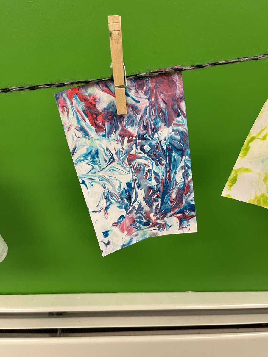 RIDeptEd's tweet photo. Rhode Island students are having fun and expressing themselves through tie-dye art and other #STEAM activities with @MobileQuestNE! With summer learning in full swing, browse RIDE’s FREE, high-quality #AllCourseNetwork courses here: https://t.co/QOIaH724mZ. https://t.co/mMzTAxNotD