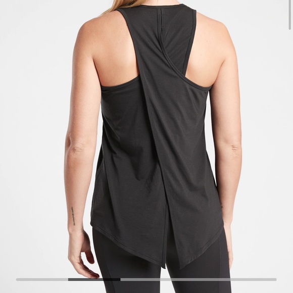 clothesrus2's tweet photo. So good I had to share! Check out all the items I'm loving on @Poshmarkapp #poshmark #fashion #style #shopmycloset #miniboden #athleta: https://t.co/Uaaj4zBRSr https://t.co/qRCWX2YDL2