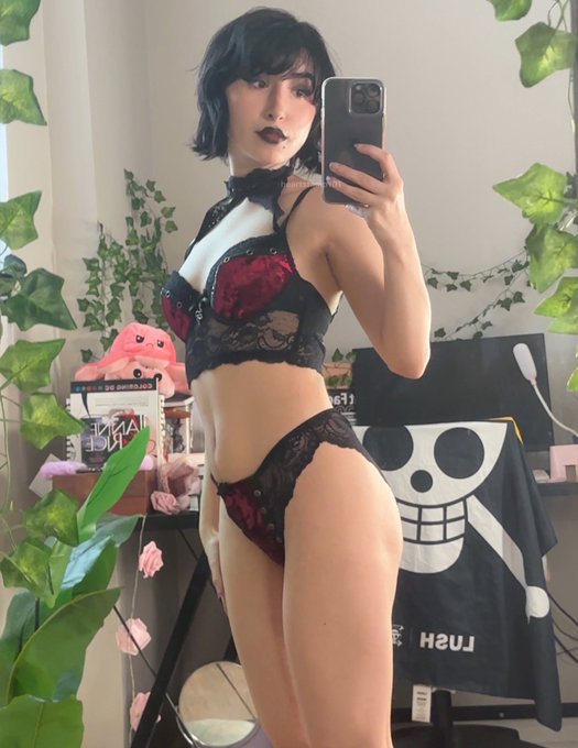 Watch huni 🍯's leaked NSFW photo on TwXstars