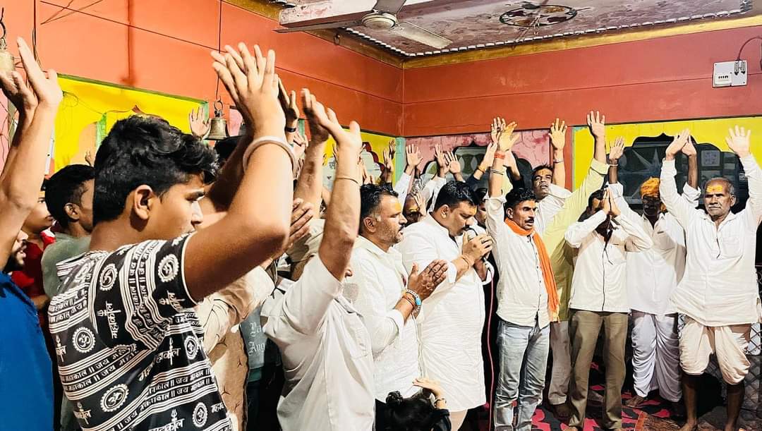 _MehtaLokendra_'s tweet photo. आज 11/07/2023 #खाचरोद_नागदा विधानसभा अंतर्गत  ग्राम #भाण्डला में #108_सुन्दरकांड के संकल्प का #85वा_सुंदरकांड  प्रसिद्ध श्री हनुमान  मंदिर में ग्राम के प्रभुत्व जनों के सानिध्य में संपन्न हुआ जिसमे बड़ी संख्या में राम भक्त शामिल हुए
#खाचरोद #नागदा  #लोकेंद्र_मेहता #बीजेपी https://t.co/gBTBHlnKDH