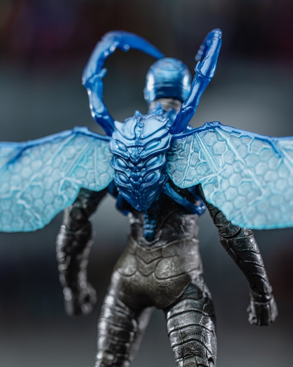 Here is a look at the movie Blue Beetle (Battle Mode) by @mcfarlanetoys 

#bluebeetle #jamiereyes #mcfarlanetoys #dcmultiverse #actionfigurephotography #dcofficial #dccomics #bluebertlemovie #actionfigurereview #toyreview #toyshiz #toycommunity