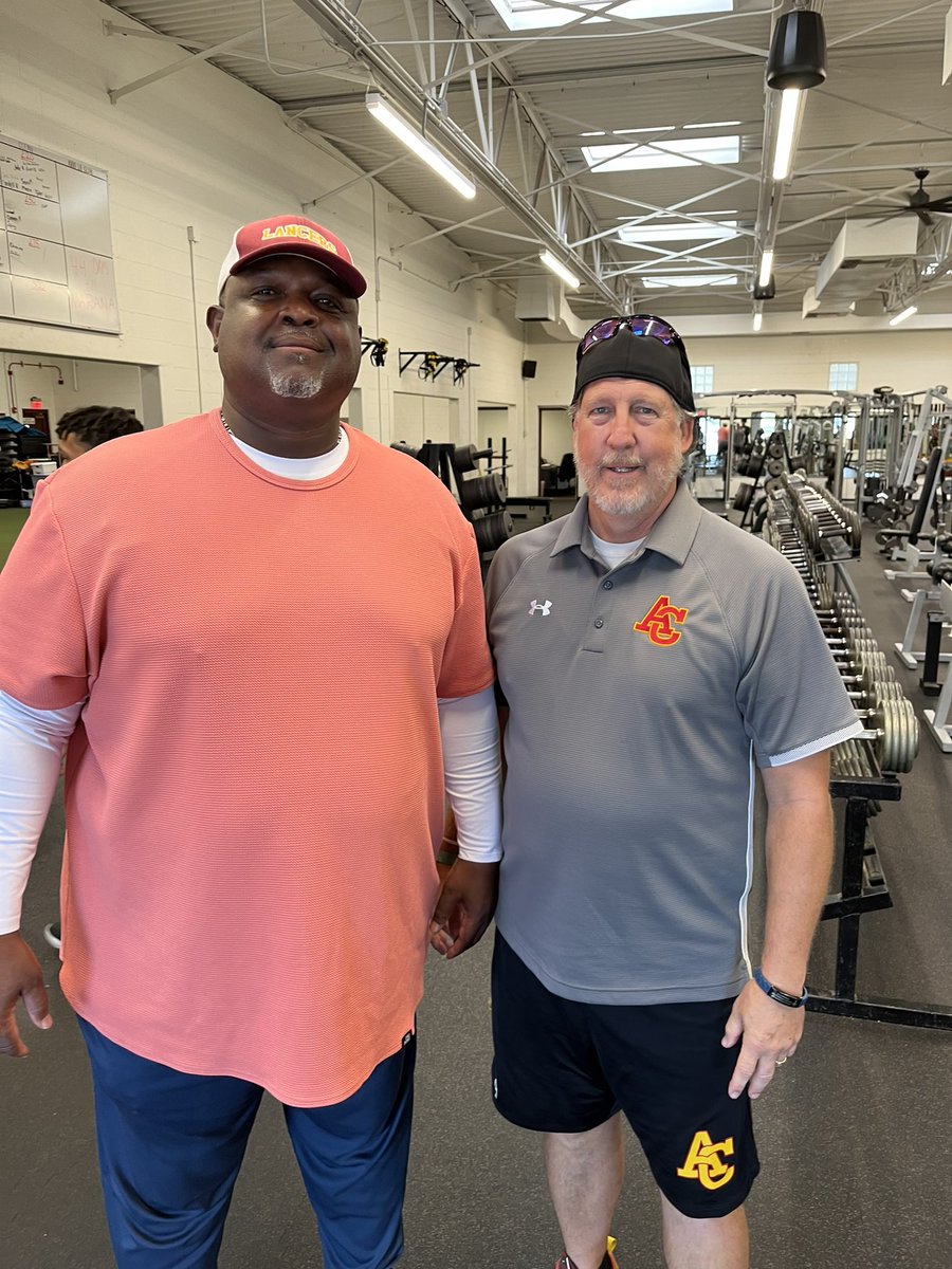 coachboom_acu's tweet photo. Salpointe Lancers @SCLancerNation getting it done in the weight room after morning conditioning.on the field.  Coach Rogers and s&amp;c staff (C Garrett) instilling #NoSoft and #IronSharpensIron in this team. Appreciation to @garushing
#ACUFirestorm #RollStorm https://t.co/4c4o5FFlQU