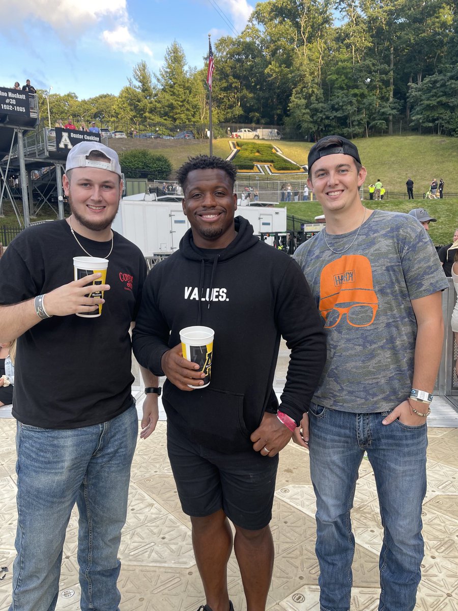 jakecooknc's tweet photo. Hey @Jonathanstewar1 are we going to see you again in the pit at @lukecombs Saturday?? https://t.co/Qac0QyJQh6