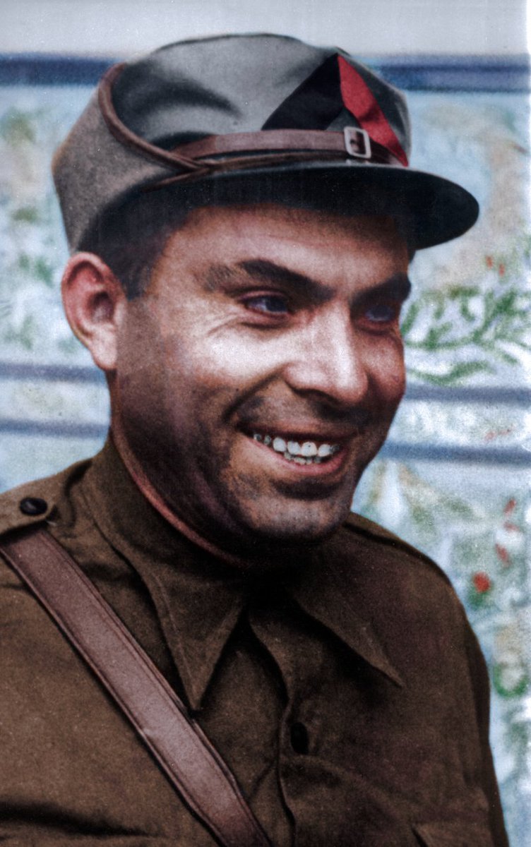 #TalDiaComAvui de 1896 naixia José Buenaventura Durruti, militant anarcosindicalista. Una de les figures més importants de l'anarquisme i de la CNT, va lluitar amb els milicians i morí en combat a Madrid l'any 1936.

"Al feixisme no se'l discuteix, se'l destrueix!"