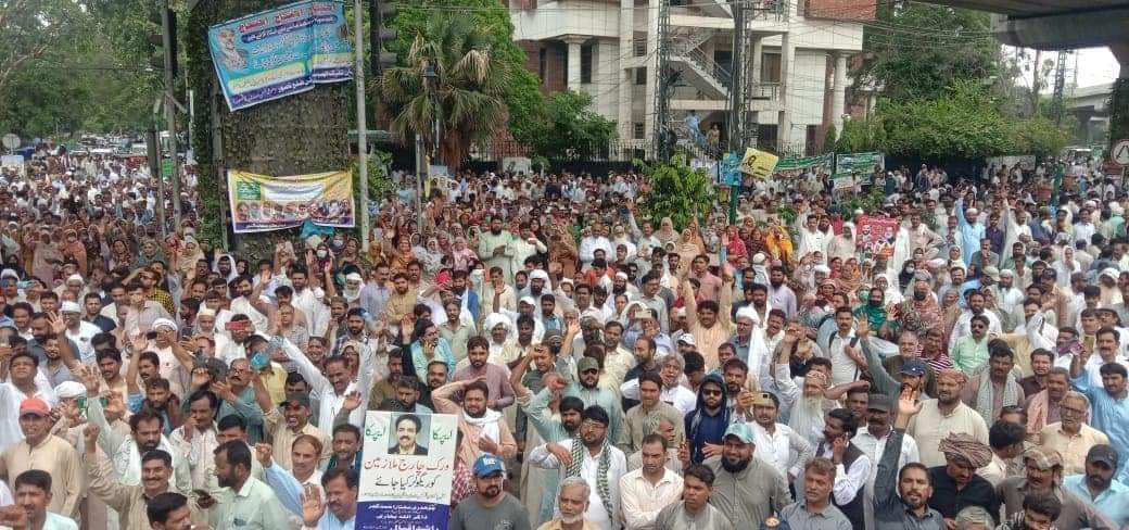 m_aqeelazad's tweet photo. Please become our voice in Punjab.
Tweet for Govt.employee..
#چلو_چلو_لاہور_چلو 
#EqualPayPensionForPunjab 
#پنجاب_کے_ملازمین_کو_ان_کا_حق_دو 
#پنجاب_میں_ناانصافی_نامنظور
@BBhuttoZardari @fbhutto @BakhtawarBZ https://t.co/z0z29cHVRU