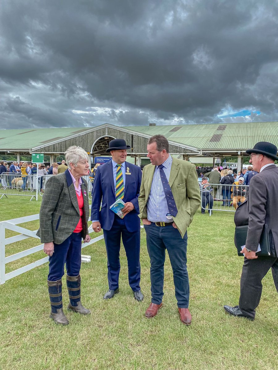 Mark_Spencer's tweet image. The @greatyorkshow is a display of some of the very best of British agriculture.
 
Delighted to be here talking with the Yorkshire farming community.