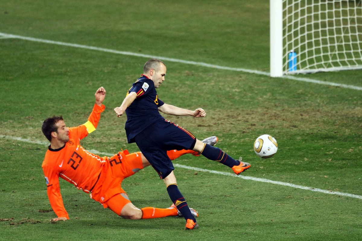 DAZN_ES's tweet photo. El gol que nos cambió la vida ❤️

11 de julio de 2010. Benditos recuerdos 🥰 https://t.co/JnxBkXwQtv