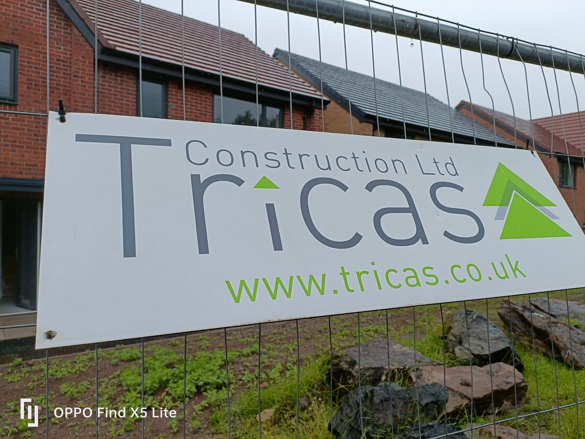 West Mercia Police (@wmerciapolice) on Twitter photo With partners @UK_Glaa and <a href="/H_S_E/">Health and Safety Executive</a>, we are visiting construction sites as part of Operation Aidant, seeking out instances of modern slavery.
PC Sharon Major gave welfare advice to Kurt Cameron of Tricas Construction at an 88 house development for Telford's Wrekin Housing Group . With partners @UK_Glaa and <a href="/H_S_E/">Health and Safety Executive</a>, we are visiting construction sites as part of Operation Aidant, seeking out instances of modern slavery.
PC Sharon Major gave welfare advice to Kurt Cameron of Tricas Construction at an 88 house development for Telford's Wrekin Housing Group .