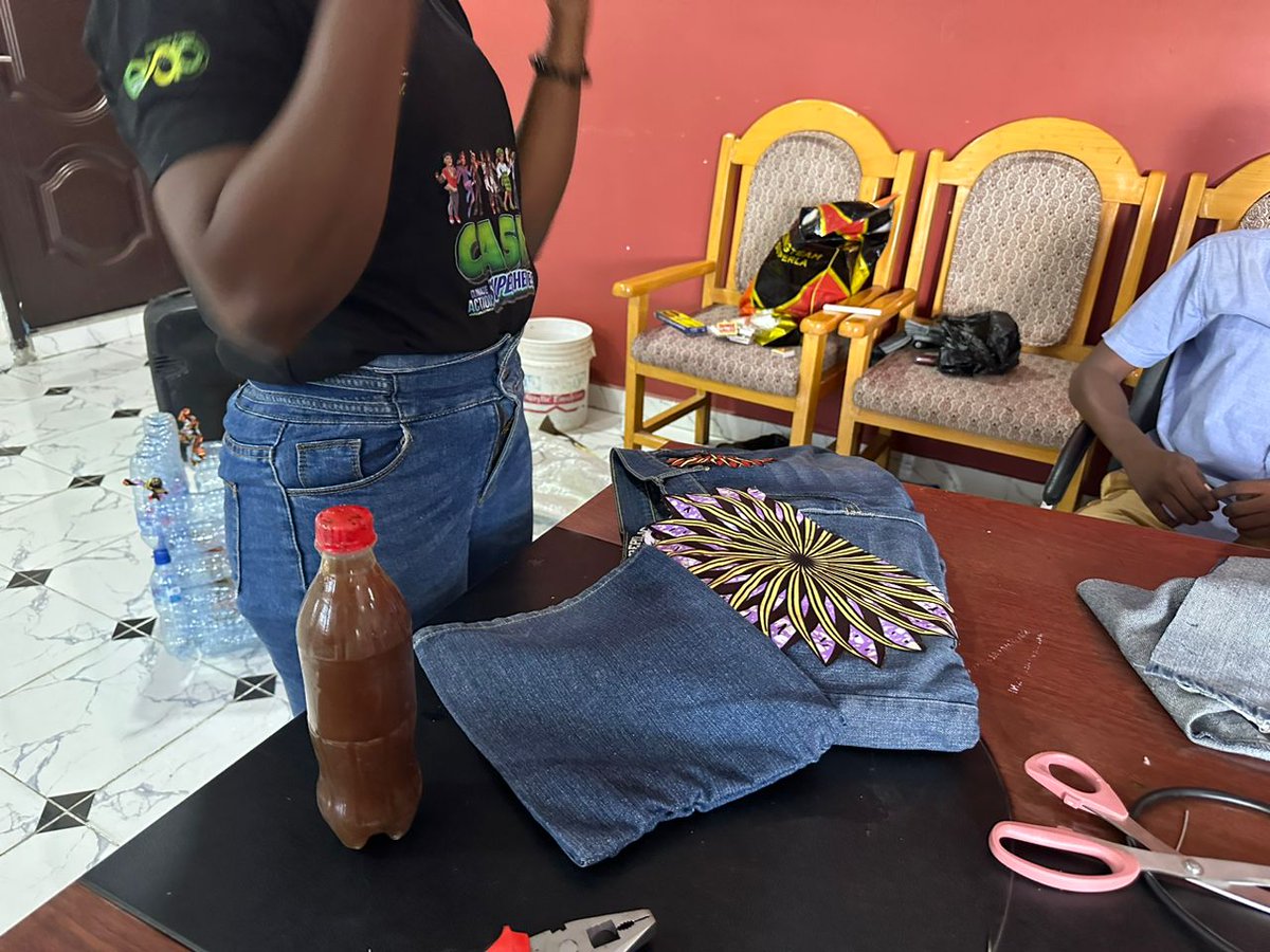 HallmarkLead's tweet image. HALI had successfully trained youths on waste recycle to reduced the effect of plastic and garbage on climate change. they were trained how to make some fashion bags from waste cloths, and to produce waste bin, plate container, hand band, etc. using plastic