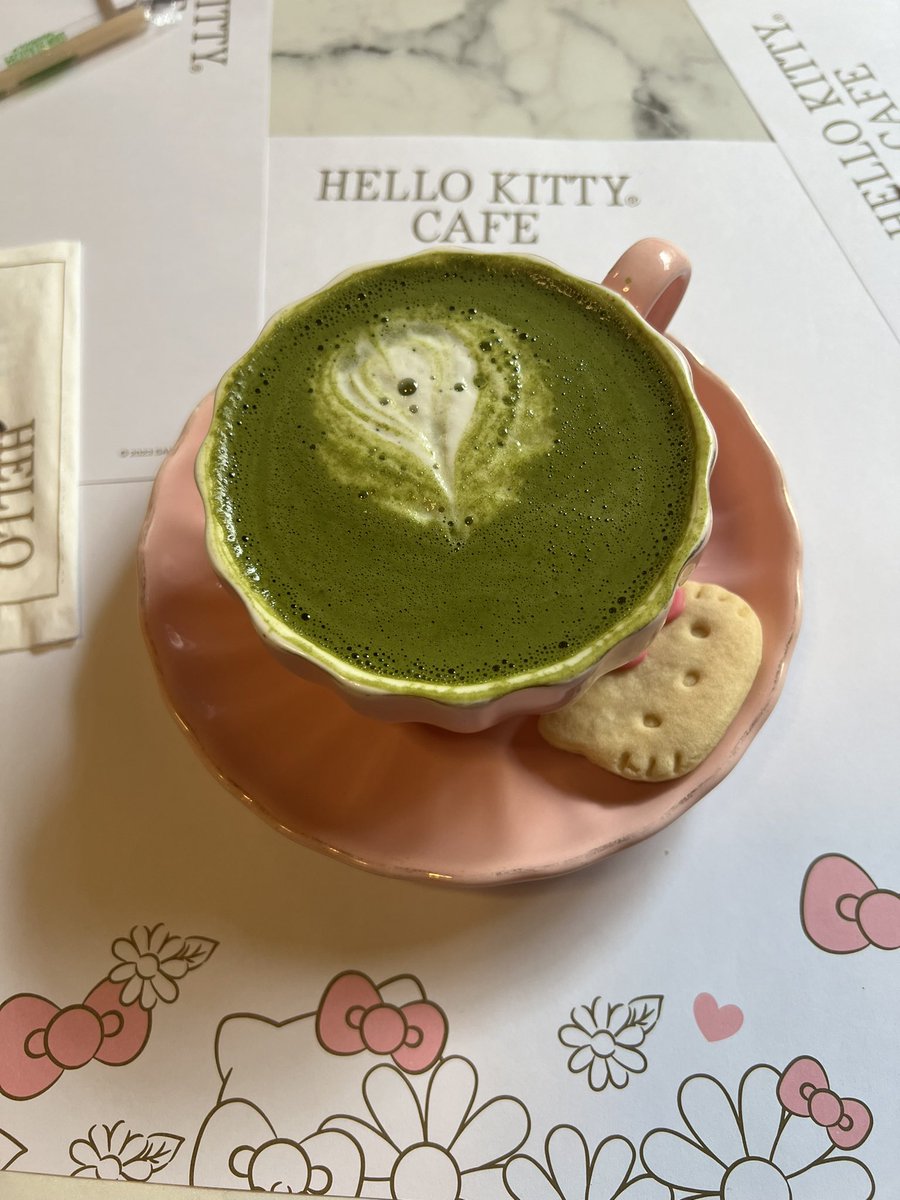 sandraduncann's tweet image. Cumpliendo mi sueño de ser esa señora que se la pasa de brunch con las amigas. #hellokittycafe