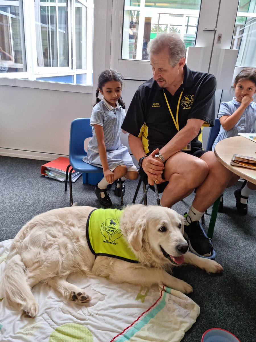MrsCheungBF's tweet photo. Thank you to Mr Davies and Toby the dog for giving their time to listen to our children read at Beechfield 📚🦮

@HeadBeechfield @BFS_Watford https://t.co/NlBGP1KpfF