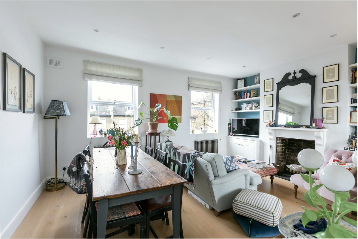 GJamesProperty's tweet photo. #ForSale | Talfourd Road | #Camberwell, #SE5 

Gorgeous 2 #doublebed #maisonette spanning 862 sq ft with:
🌟renovated semi-open plan reception/kitchen
🌟family bathroom
🌟Leasehold - 184 Years 

more info here:
https://t.co/dfVvyWLPoa

#apartment #VictorianConversion #2bed #se15 https://t.co/h6IFEv80z5