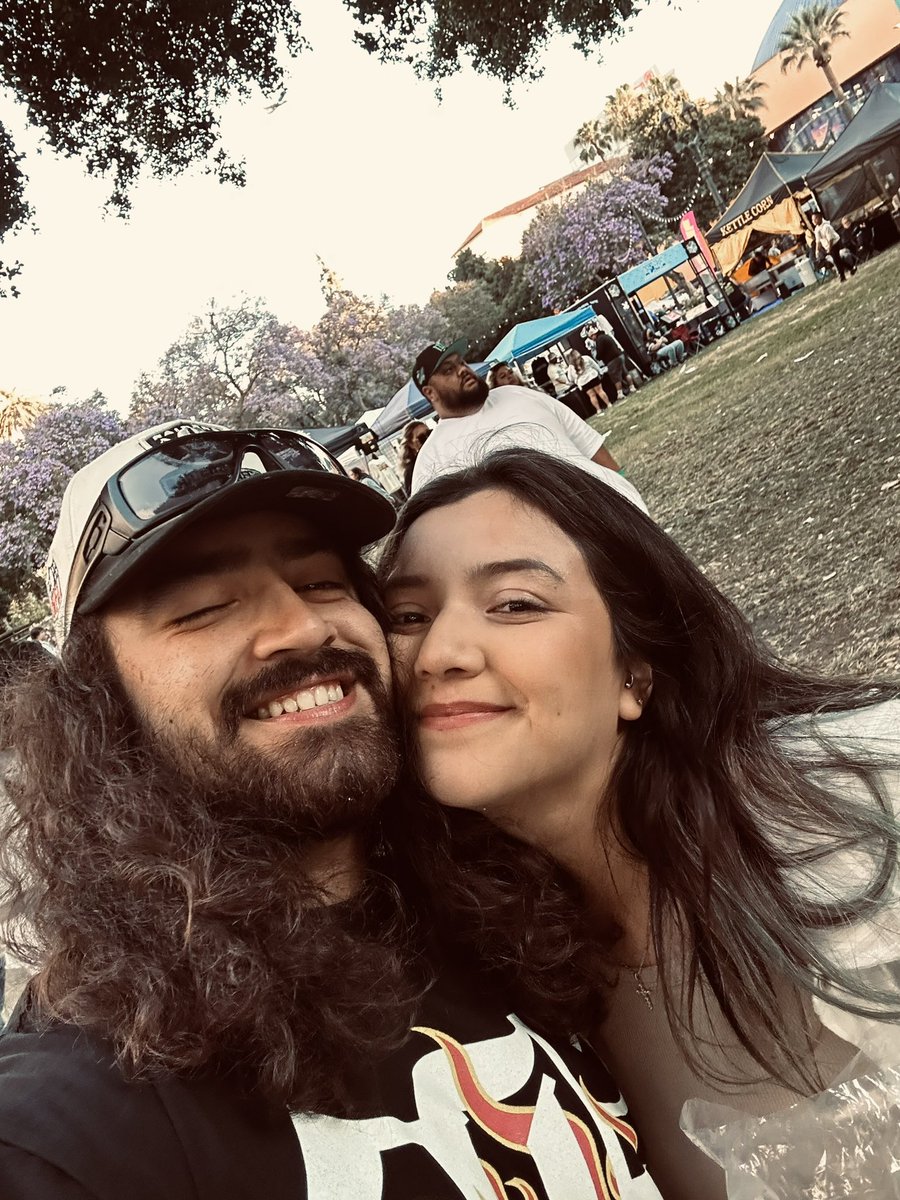 johnnyy_q_55's tweet photo. Another beautiful Sunday with mi hermosita 😍🌹🌤️ 😚 s/o @2hunnitco for the gear 🔥💪🏽 https://t.co/JO9LAod16u