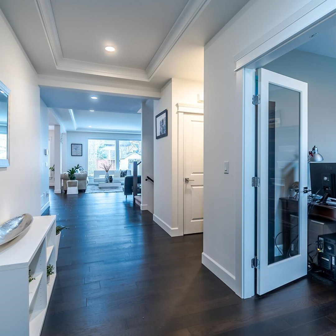 ubertor's tweet image. There are several ways to make your home brighter, especially in the parts of a hallway.

- Paint the walls with light colors
- Maximize natural light
- Use mirrors strategically

Experiment with different approaches to find what works best for you.

#homedesigninspiration