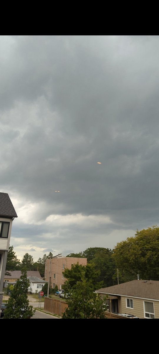 DukeCaylen's tweet photo. #onstorm arriving over Georgian bay https://t.co/gtpfPHX2Iz