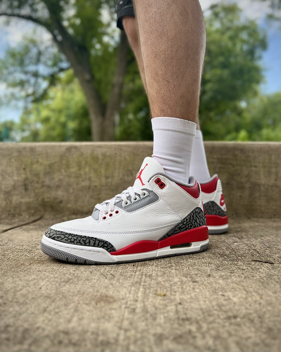 RPHorn's tweet photo. After being out of town for a week it feels good to get back into the rotation!

Jordan 3 “Fire Red”

#kotd #snkrsliveheatingup #jordan3 #jordan3firered  #yoursneakersaredope https://t.co/urMBMUKALR
