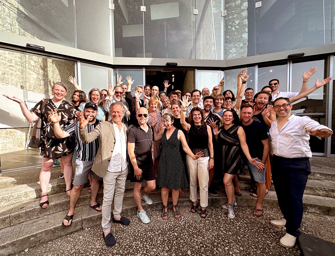 mboisvert_dg's tweet image. Merci à @cinars d’avoir réuni les artistes et les professionnels de la scène du #Québec présents à #Avignon.
Les @FestivalAvignon et @festOffAvignon sont des rendez-vous majeurs qui valorisent les talents et favorisent les rencontres et la créativité.
#FDA23