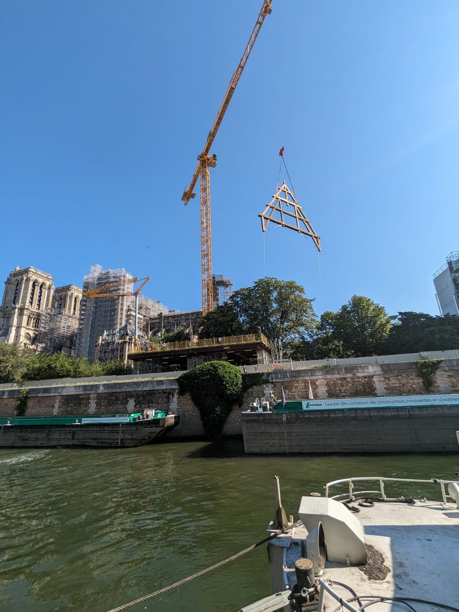 Avec <a href="/CBeaune/">Clément Beaune</a> pour la livraison &amp; l'envol des charpentes de #NotreDameDeParis
Un chantier emblématique au❤️de la capitale où le fluvial a toute sa place pr limiter les nuisances. <a href="/rebatirNDP/">Rebâtir Notre-Dame de Paris</a> <a href="/haropaport/">HAROPA PORT</a> <a href="/Paris/">Paris</a> <a href="/iledefrance/">Région Île-de-France</a> <a href="/PointP_fr/">POINT.P</a> <a href="/LafargeFrance/">Lafarge France</a>