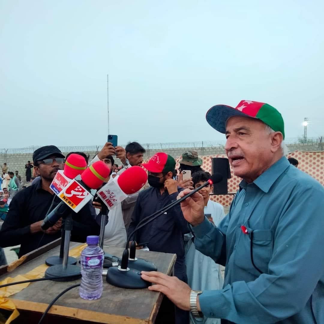 NationalParty_'s tweet photo. تربت: نیشنل پارٹی کیچ اور بی ایس او پجار کے زیراہتمام شہید مولا بخش دشتی اور مرحوم قاضی غلام رسول کی یاد میں تعزیتی جلسہ.
نیشنل پارٹی کے مرکزی صدر و ڈاکٹر عبدالمالک بلوچ، مرکزی سیکریٹری جنرل جان محمد بلیدی، چئیرمین بی ایس او پجارسمیت دیگر قائدین نے خطاب کیا۔ https://t.co/VzWv2kEF6G