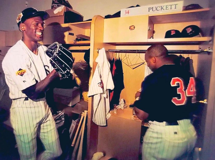 MNTwinsZealot's tweet image. Michael Jordan is thrilled to get Kirby Puckett’s autograph at the 1993 All Star Game.