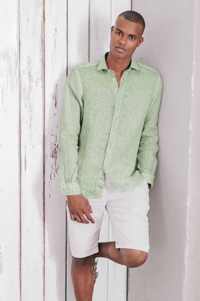 Effortlessly cool in this relaxed-fit linen shirt. Summer vibes on point!
.
#mensfashion #linenlove #relaxedfit
#casualstyle #menshirt #shirtstyle