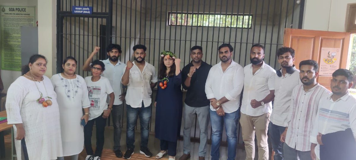 IYC's tweet photo. The rising costs of vegetables, inflation, and unemployment prompted @IYCGoa workers to stage a protest in Panaji today.
However, the police authorities ignored their legitimate grievances and took them into illegal custody. https://t.co/HSUdEiHeMk